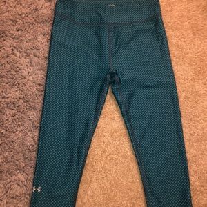 💋(2/$10) Under Armour Printed Mid Calf Leggings